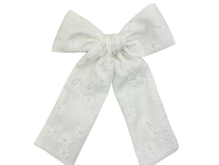 White Embroidered Daisy :: Pioneer on Sale